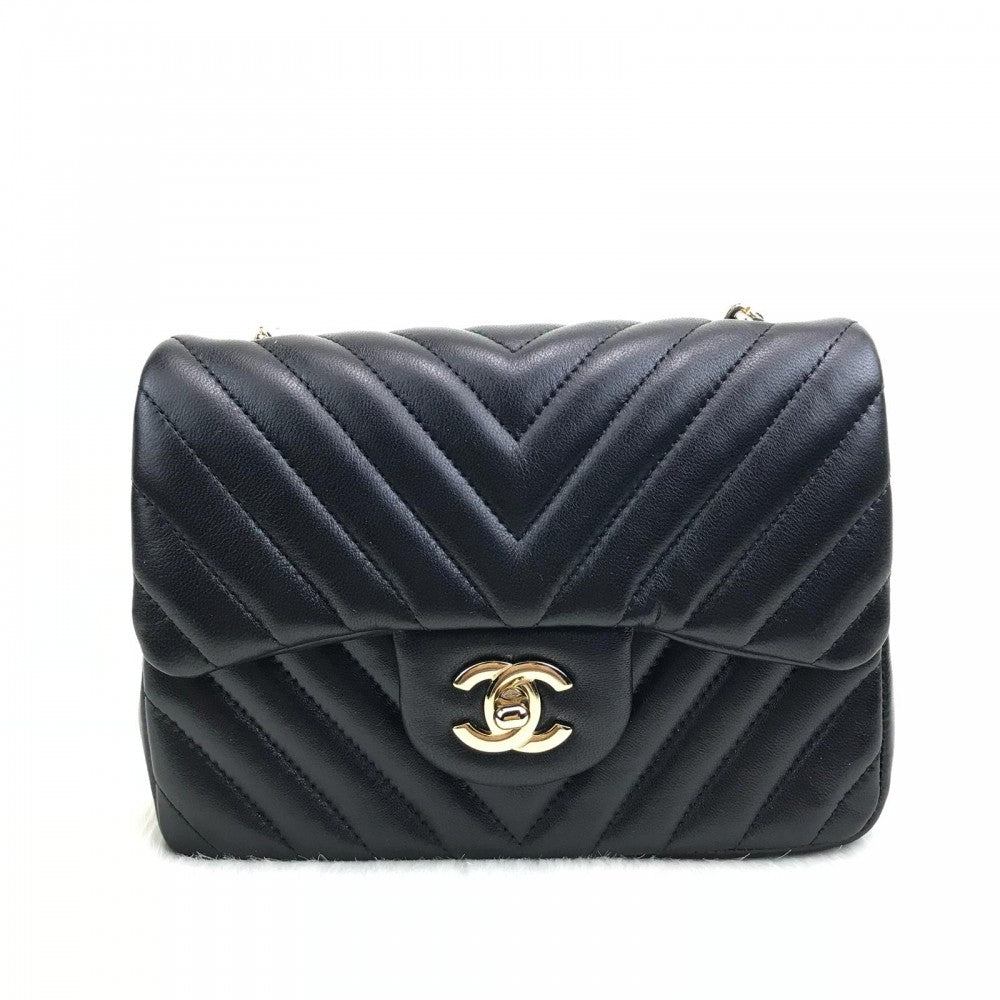 chanel-mini-chevron-bag-1-55-black-gold1