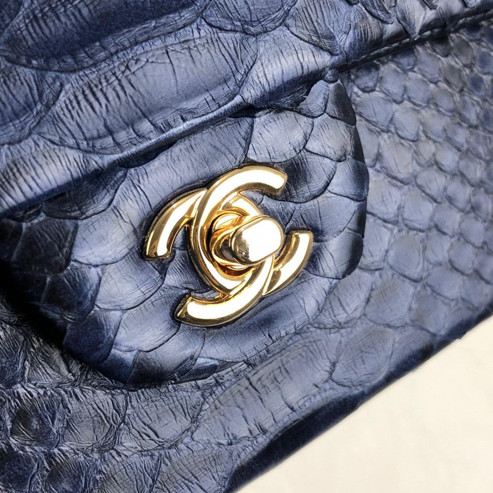 chanel-flap-bag-phyton-2-55-darkblue-gold3