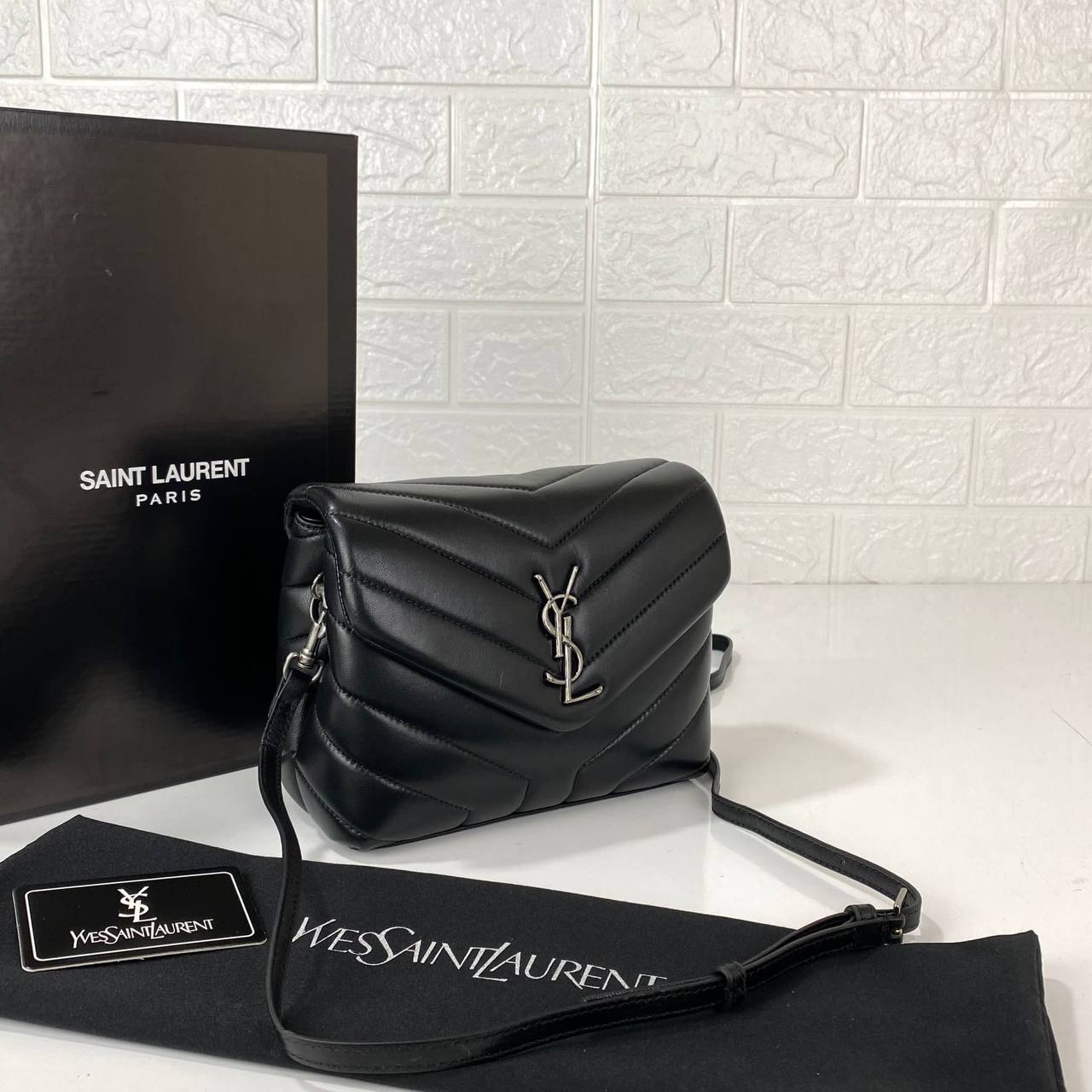 Ysl Saint Laurent (YSL) Loulou Toy Bag Y-quilted Black silver side