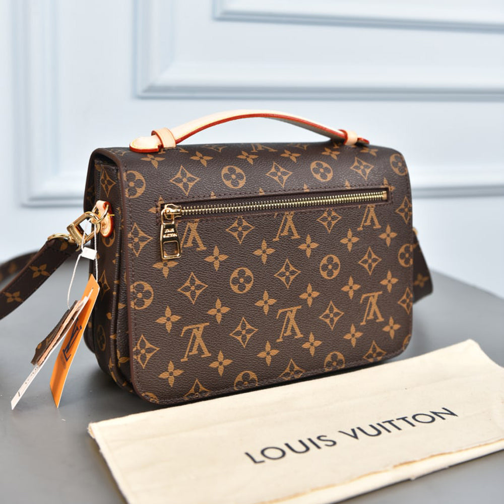 louis-vuitton-pochette-metis-monogram-canvas-back