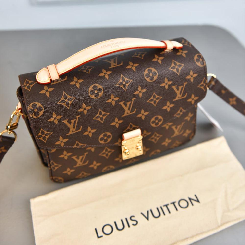 louis-vuitton-pochette-metis-monogram-canvas-bag
