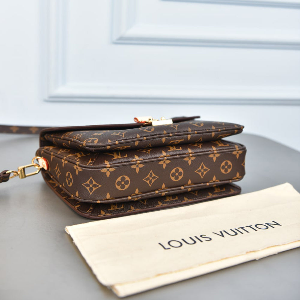 louis-vuitton-pochette-metis-monogram-canvas-down