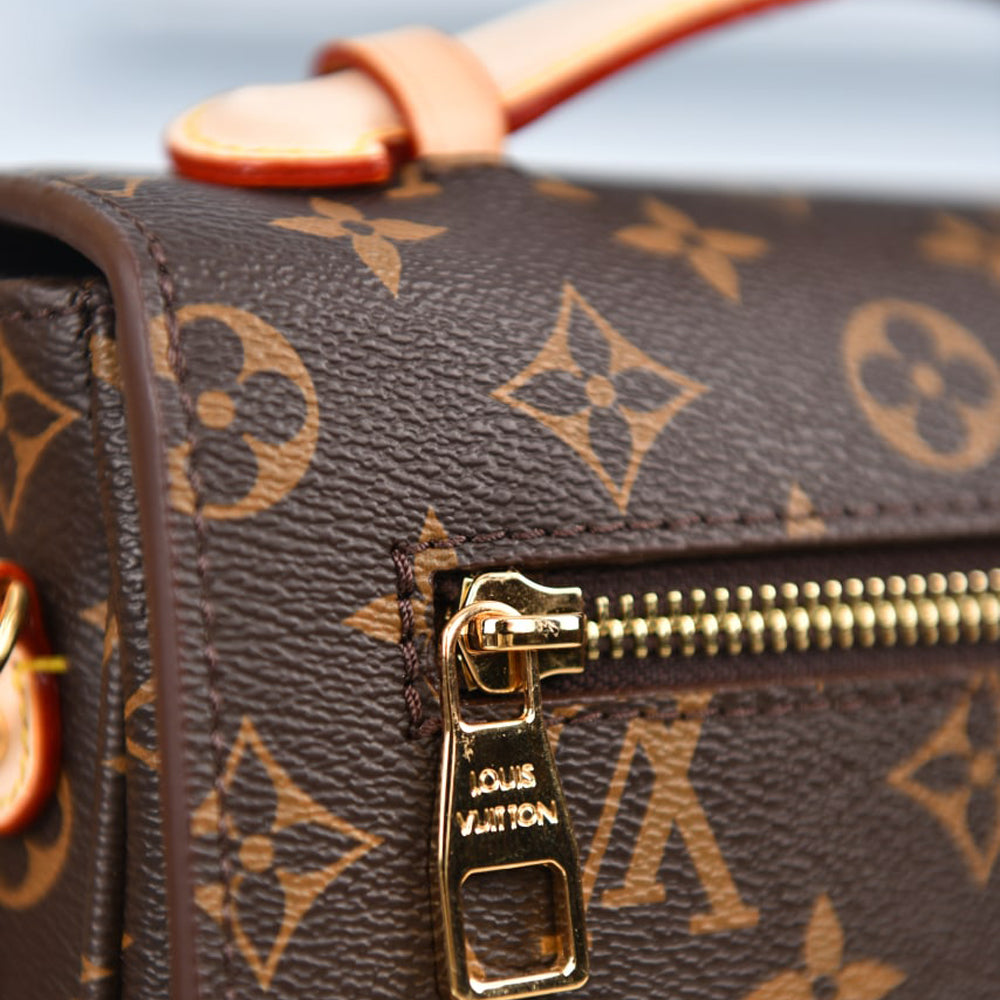 louis-vuitton-pochette-metis-monogram-canvas-front-zip
