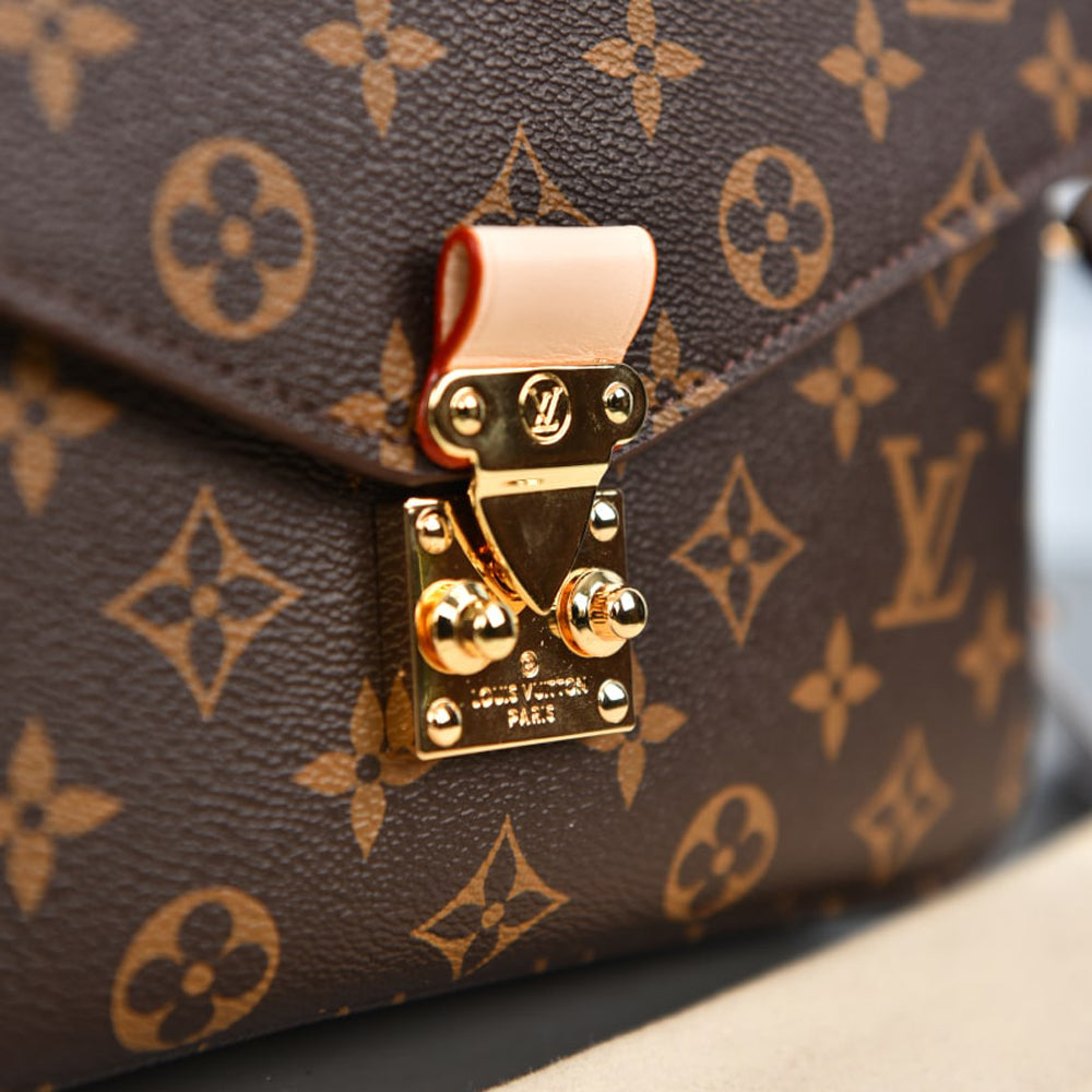 louis-vuitton-pochette-metis-monogram-canvas-front3