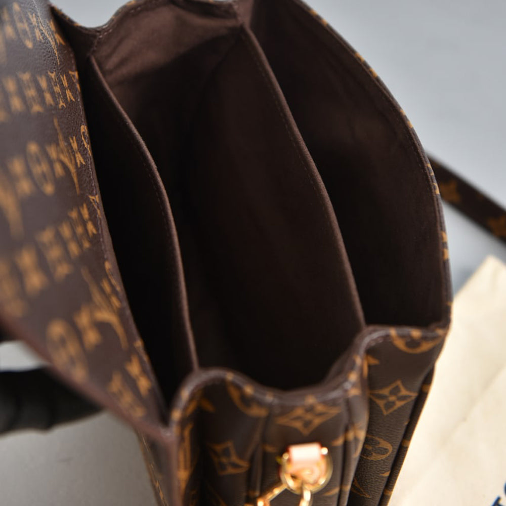 louis-vuitton-pochette-metis-monogram-canvas-inside-up