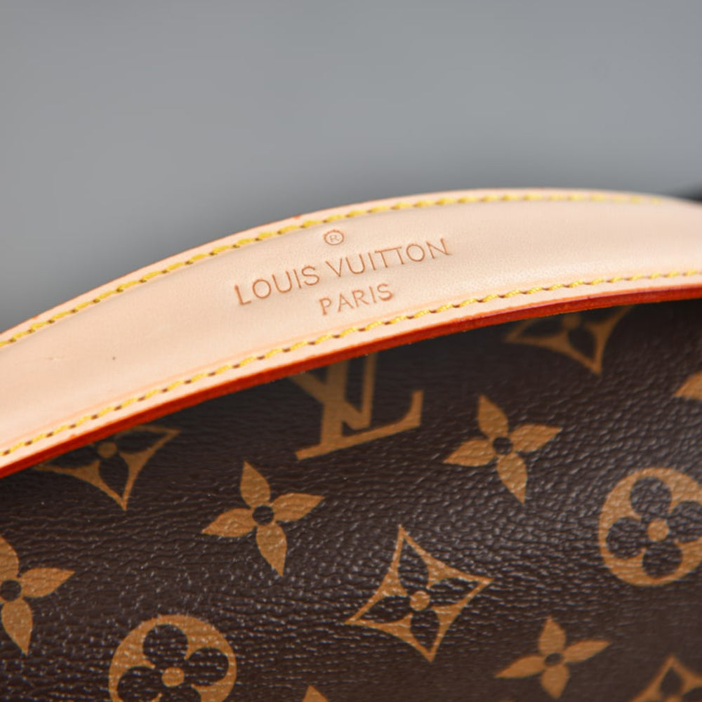 louis-vuitton-pochette-metis-monogram-canvas-up
