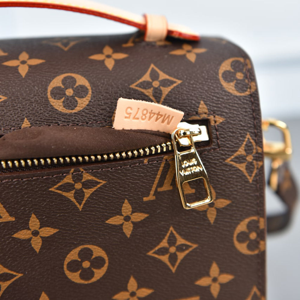 louis-vuitton-pochette-metis-monogram-canvas-zipper