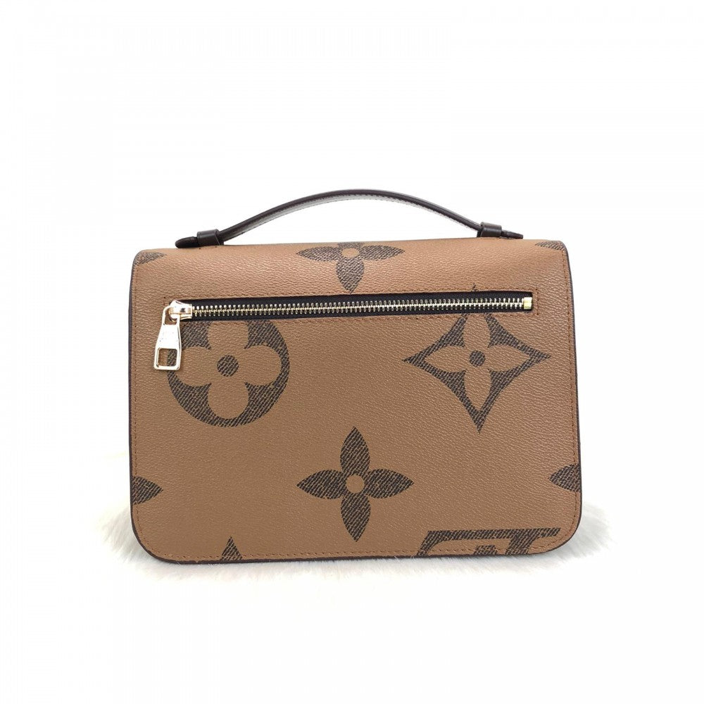 louis-vuitton-metis-pochette-oversized-reserve