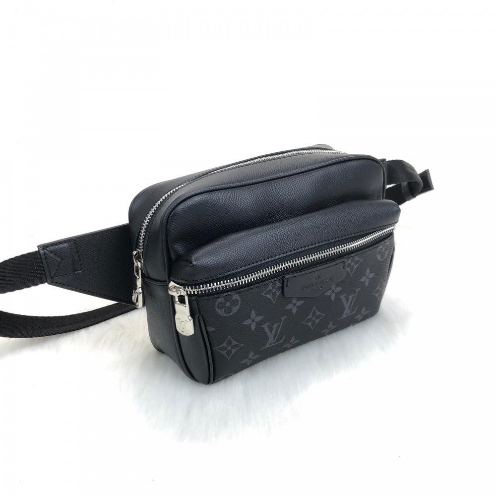 louis-vuitton-outdoor-bumbag-eclipse2