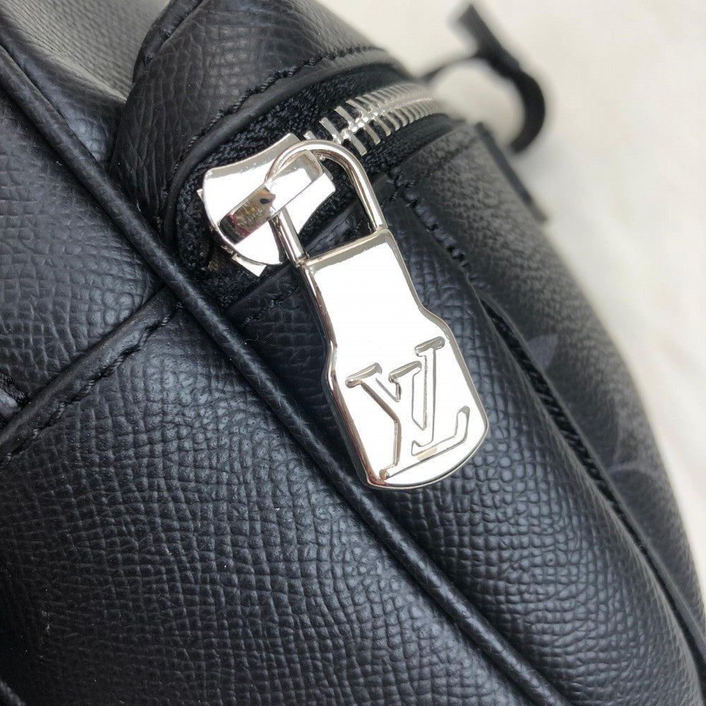 louis-vuitton-outdoor-bumbag-eclipse3