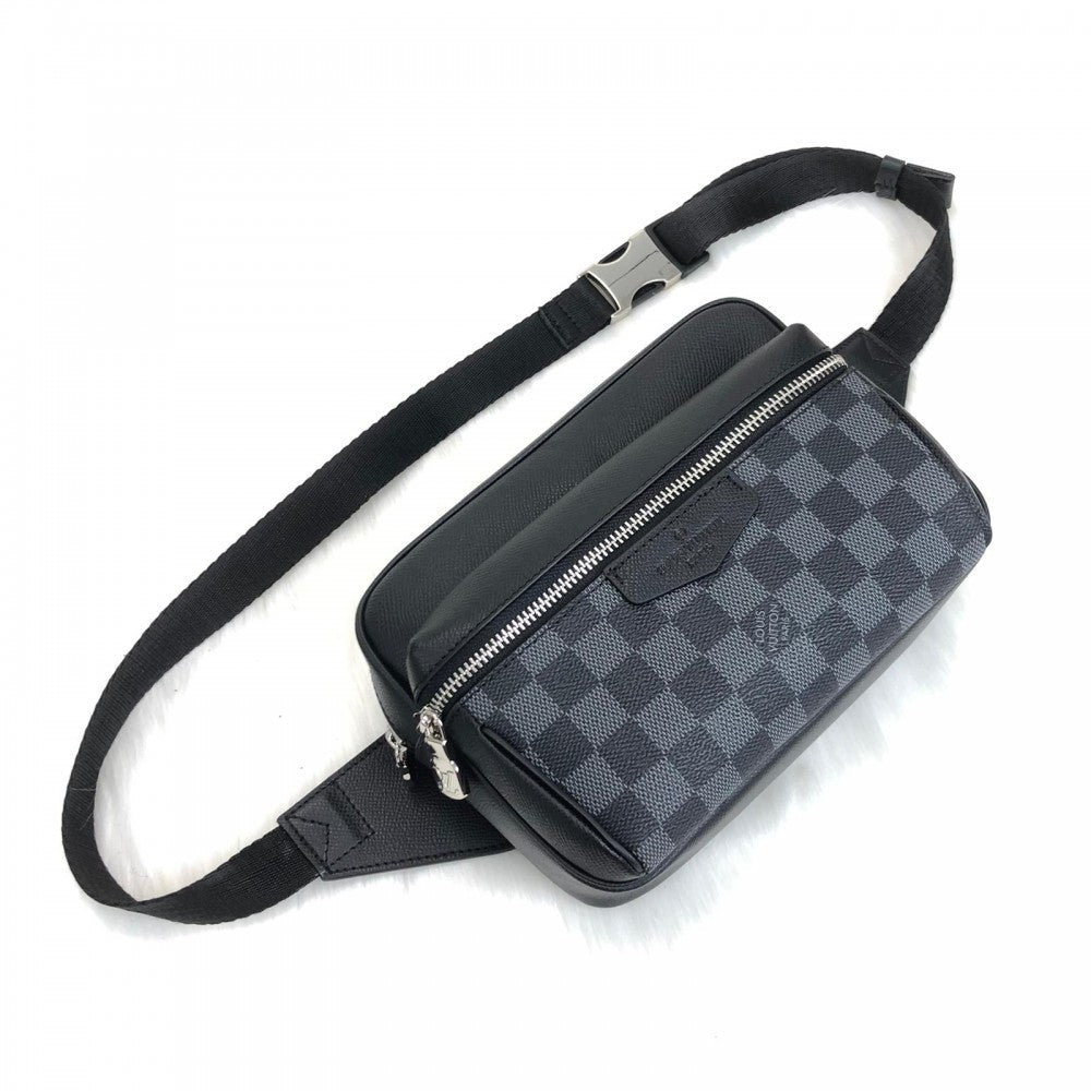 louis-vuitton-outdoor-bumbag-damier-graphite3