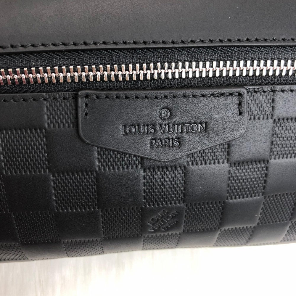 louis-vuitton-outdoor-bumbag-infini1