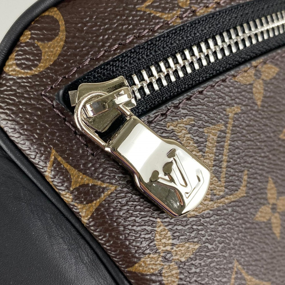 louis-vuitton-campus-bumbag-classic2