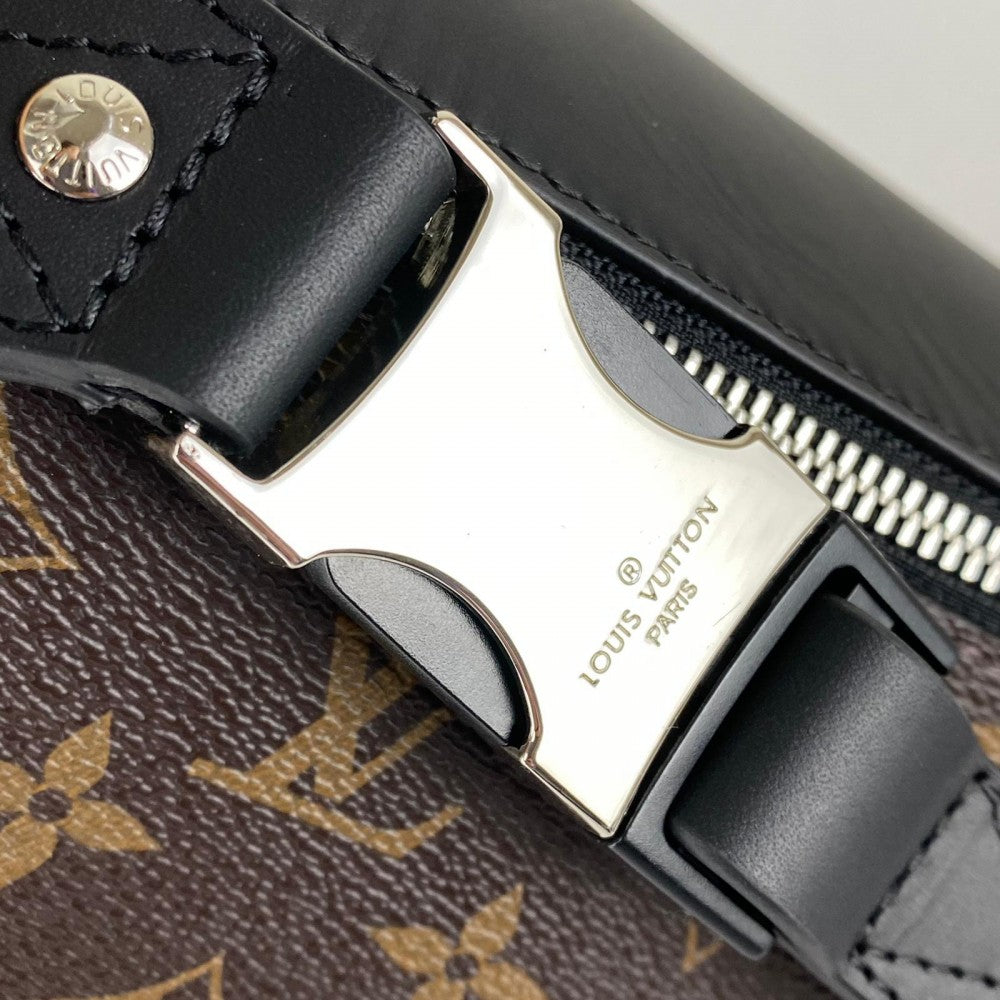 louis-vuitton-campus-bumbag-classic4