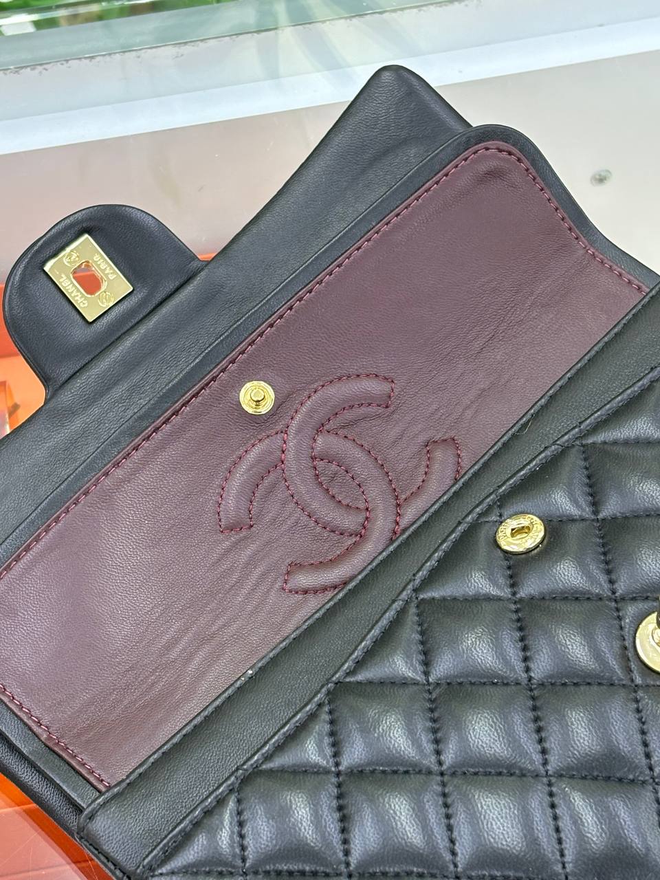 Classic Flap Bag 2.55 Medium | Quilted Leather | Gold Chain Strap