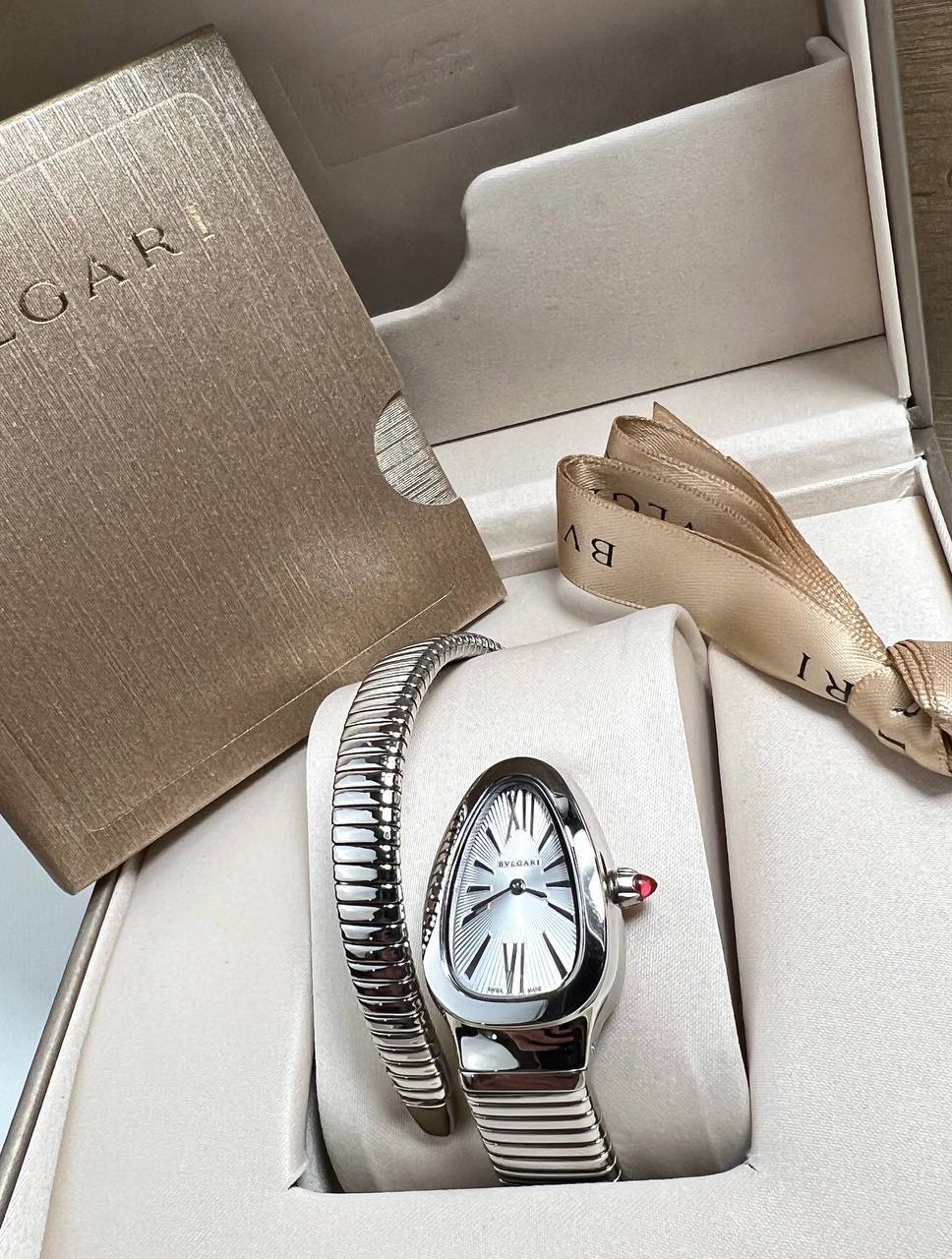 Elegant Oval Design Luxury Bracelet Watch,