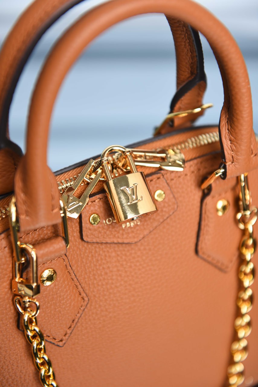 Alma Trunk BB Premium Designer Style Women’s Bag – High Quality, Elegant Fashion Accessory