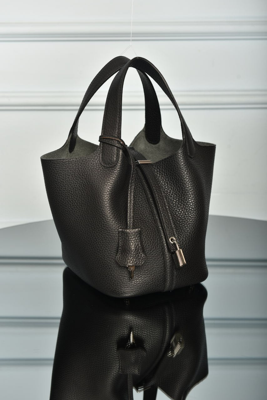 Picotin Lock 18 Premium Designer Style Women’s Bag – High Quality, Elegant Fashion Accessory
