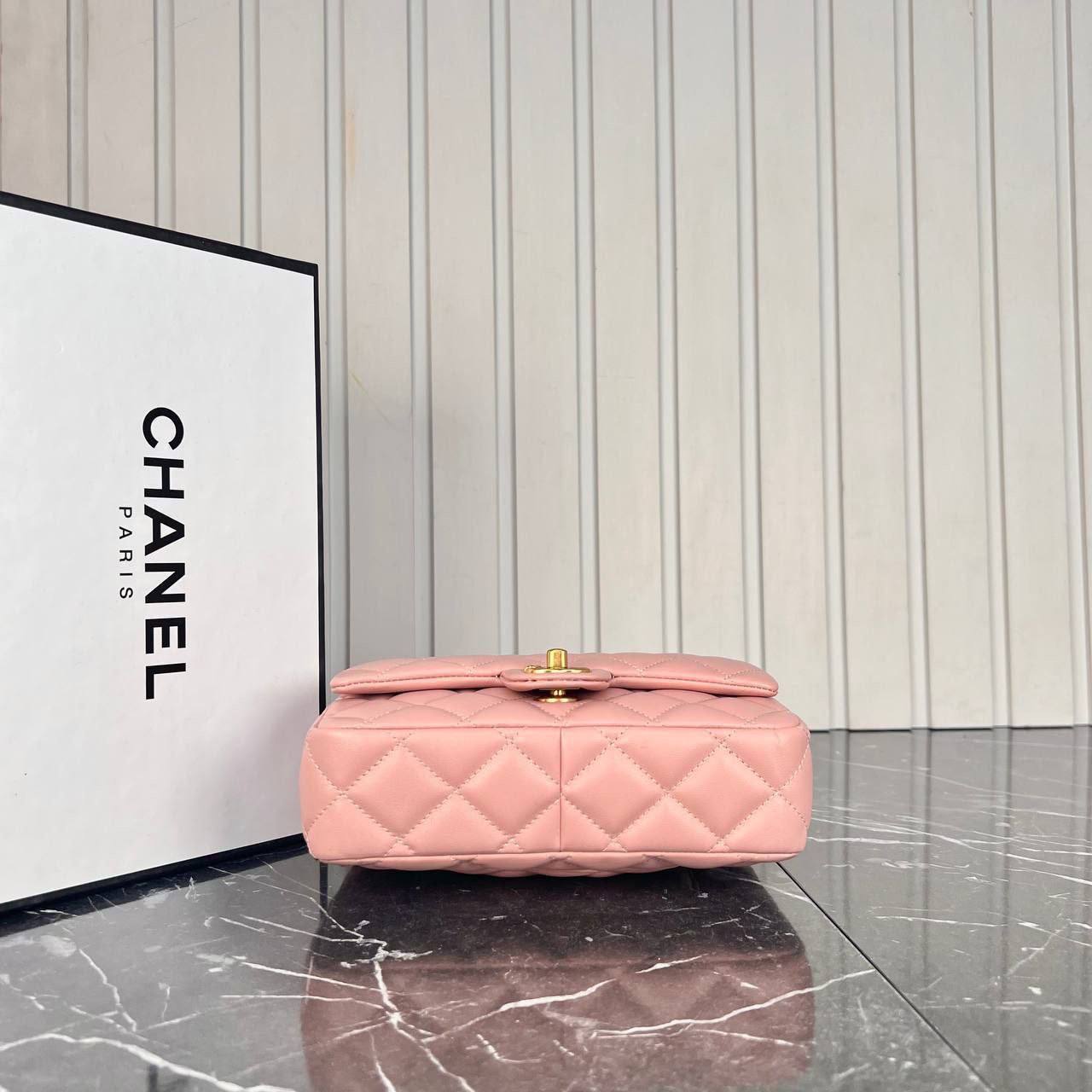 Petit Rabat accessory 
Premium Designer Style Women’s Bag – High Quality, Elegant Fashion Accessory