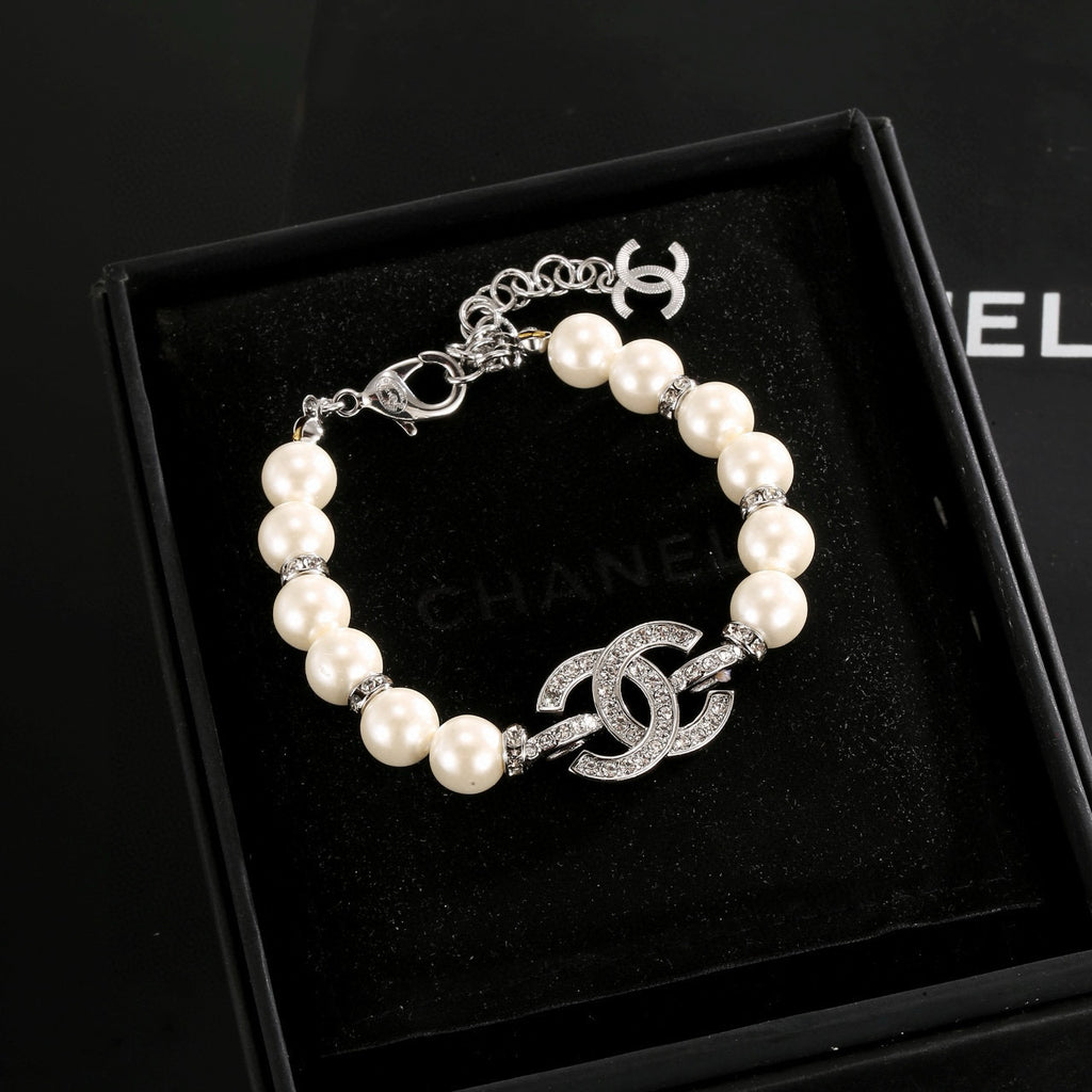 Elegant CC Logo Pearl Bracelet with Rhinestones for Women