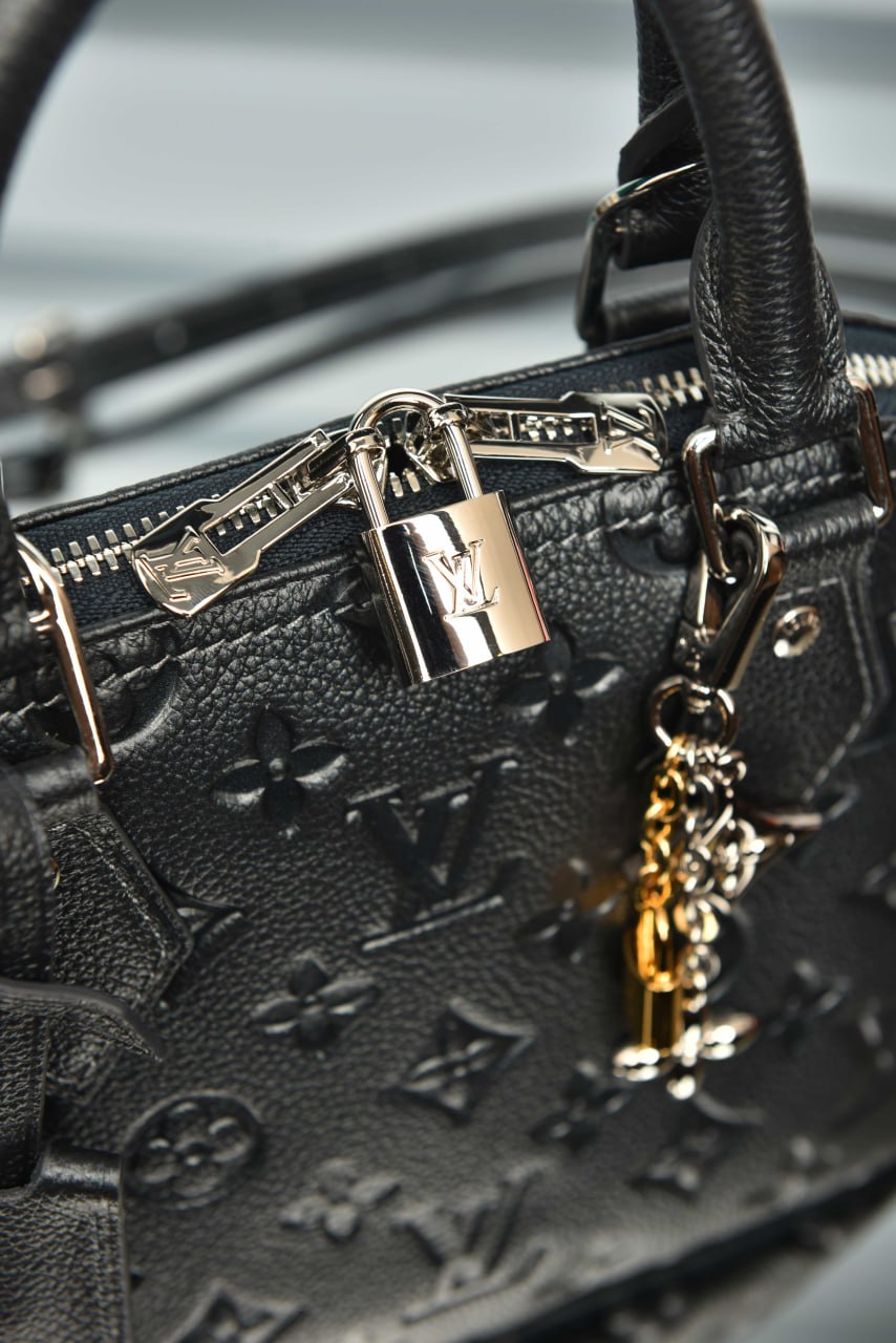 Alma Trunk BB,Premium Designer Style Women’s Bag – High Quality, Elegant Fashion Accessory