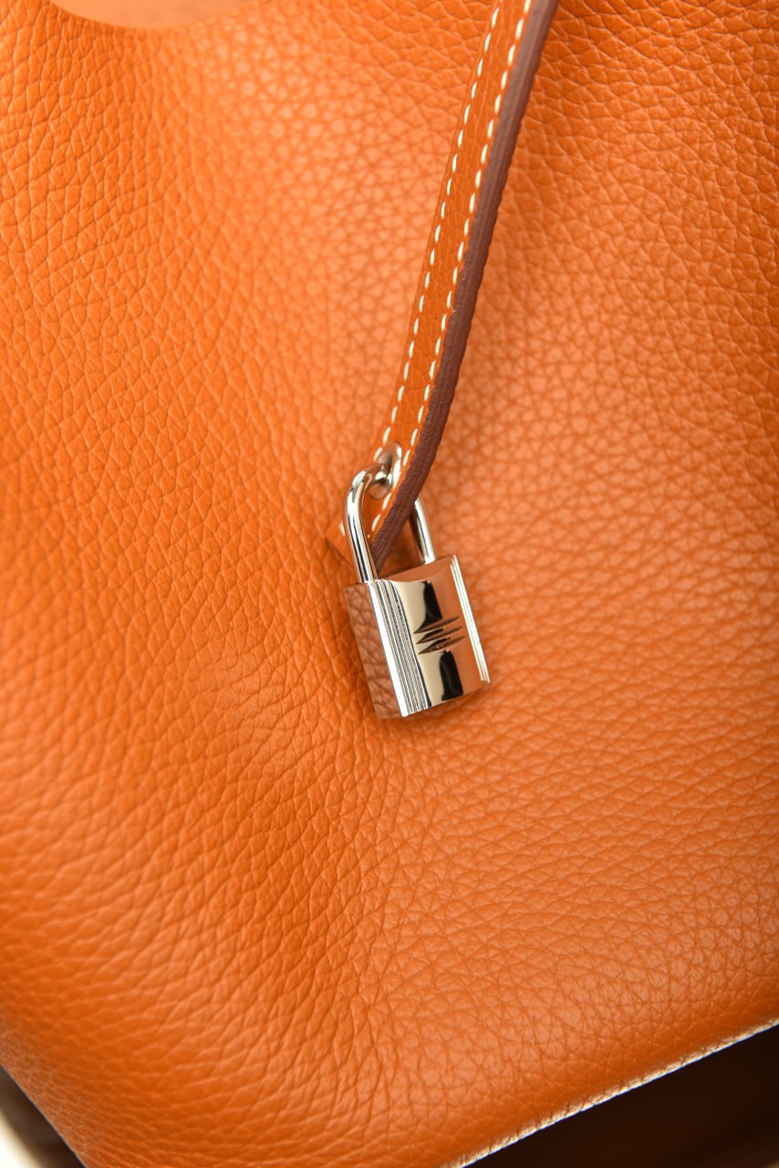 Picotin Lock 18 Premium Designer Style Women’s Bag – High Quality, Elegant Fashion Accessory
