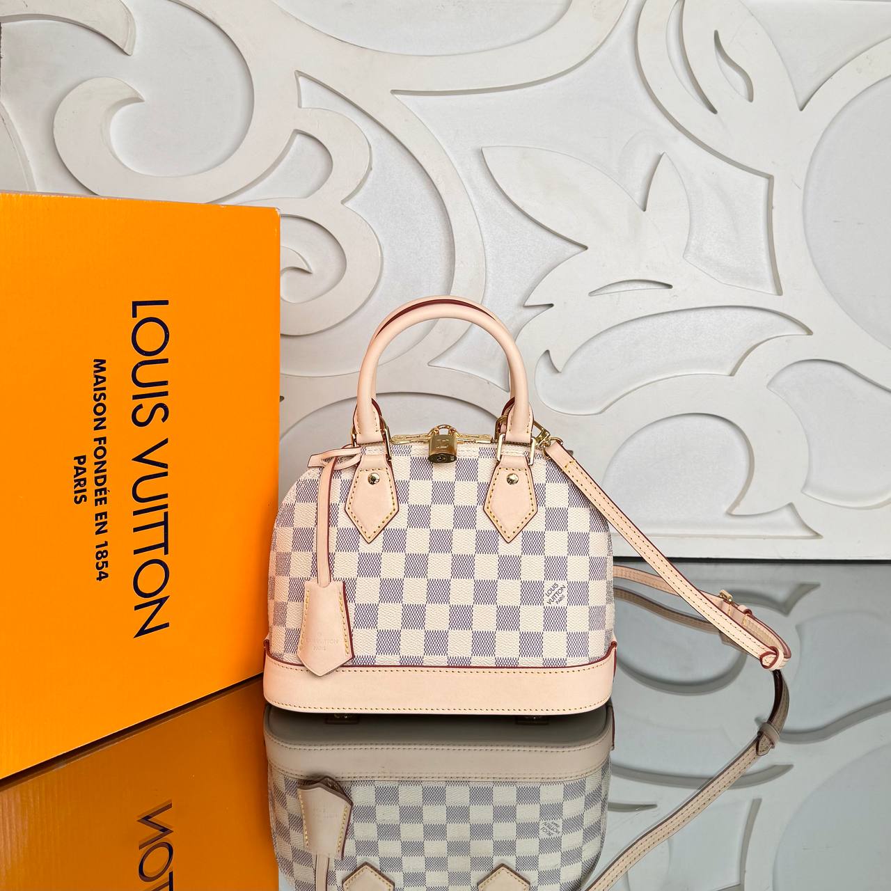 Alma BB, ve Premium Designer Style Women’s Bag – High Quality, Elegant Fashion Accessory