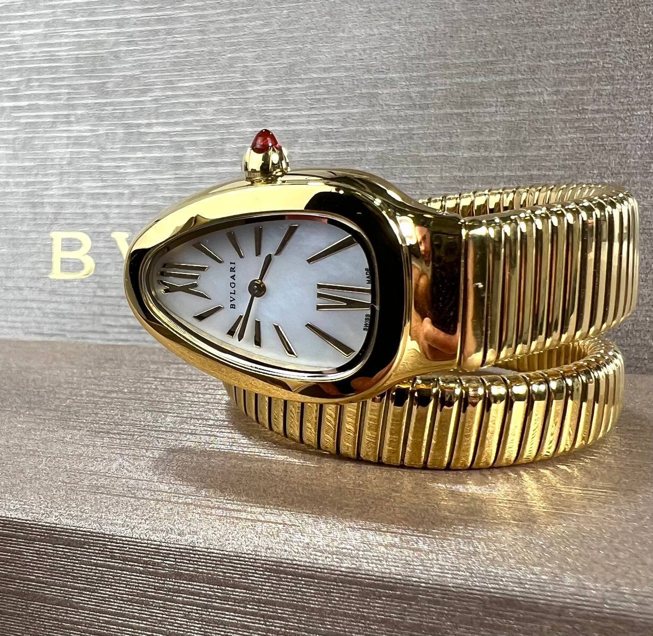 Elegant Oval Design Luxury Bracelet Watch,