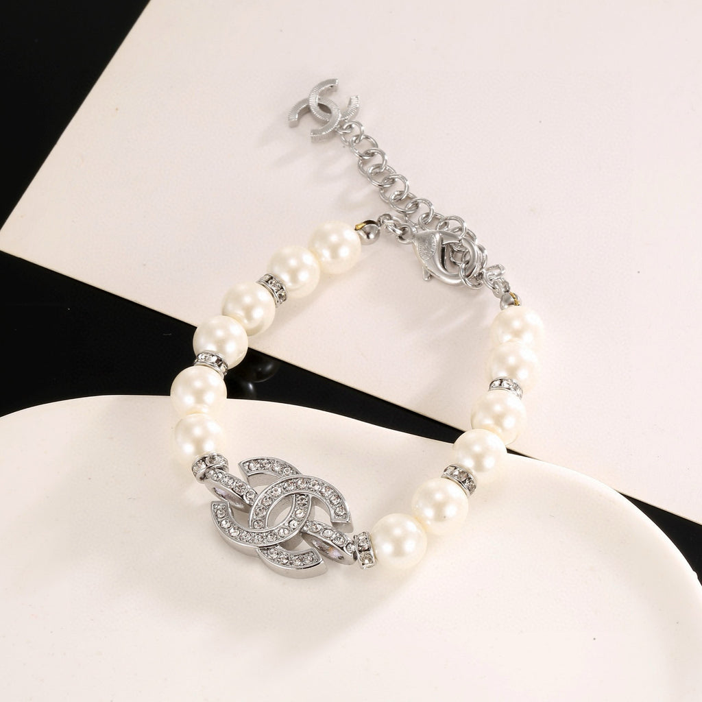 Elegant CC Logo Pearl Bracelet with Rhinestones for Women