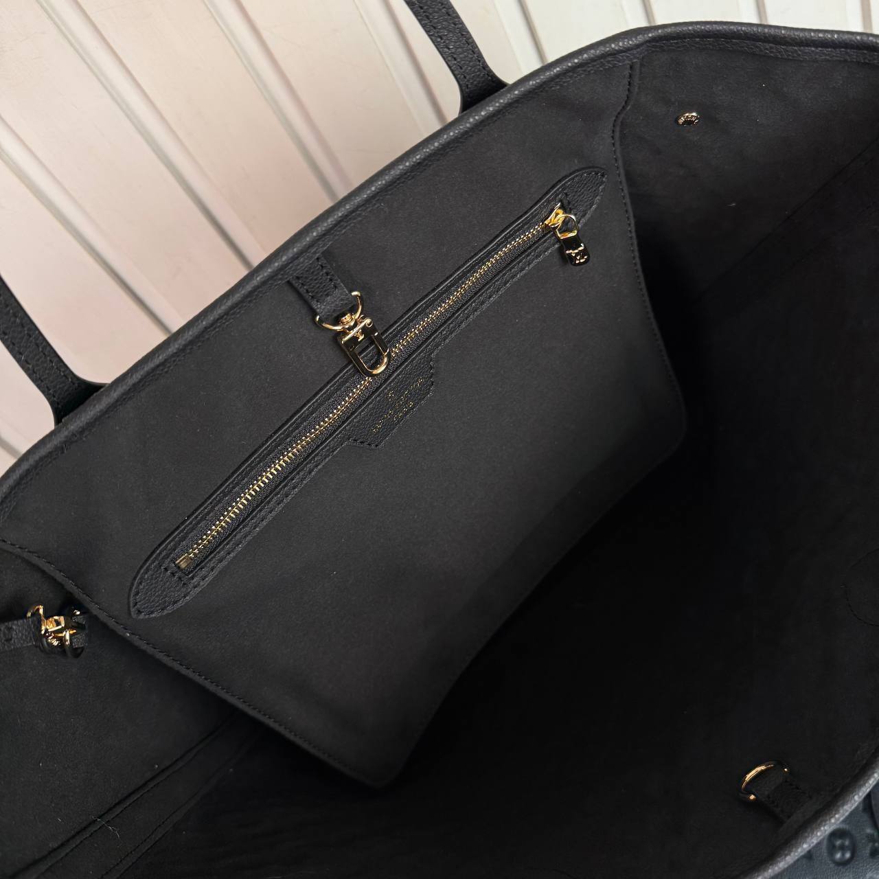 LV x TM Neverfull MM
Premium Designer Style Women’s Bag – High Quality, Elegant Fashion Accessory