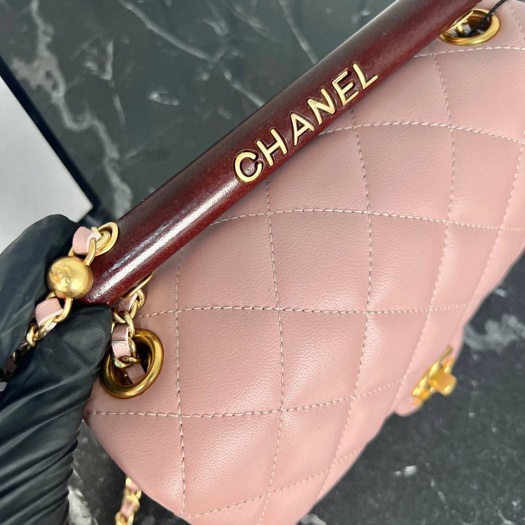 Petit Rabat accessory 
Premium Designer Style Women’s Bag – High Quality, Elegant Fashion Accessory