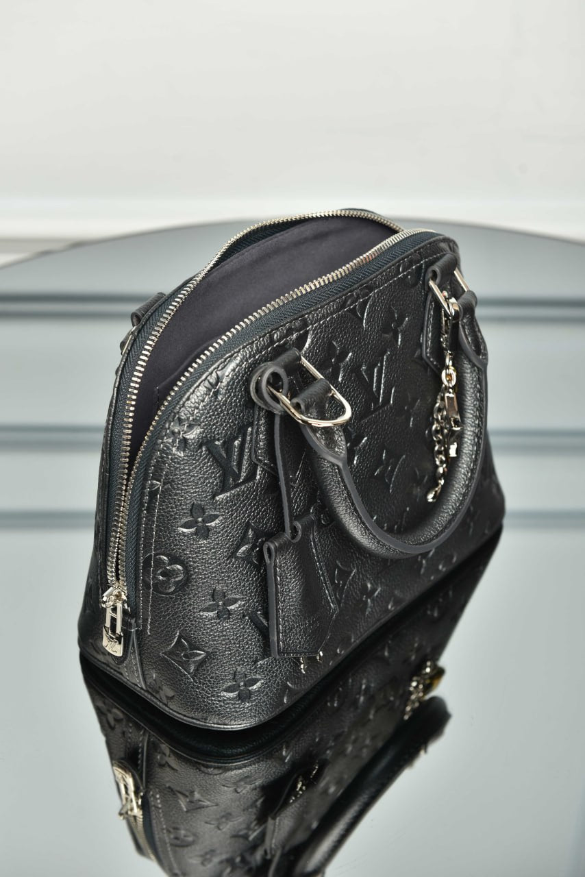 Alma Trunk BB,Premium Designer Style Women’s Bag – High Quality, Elegant Fashion Accessory