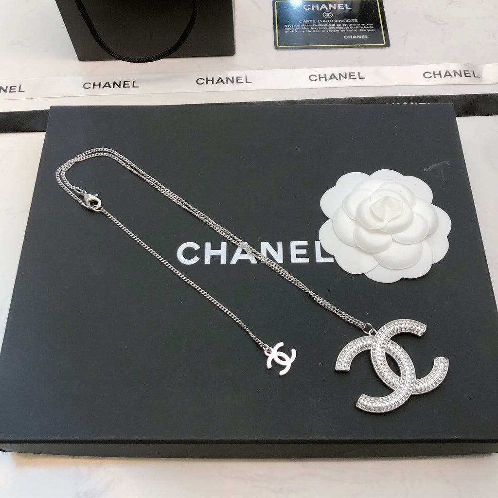 Elegant CC Pendant Necklace with Rhinestones in Silver