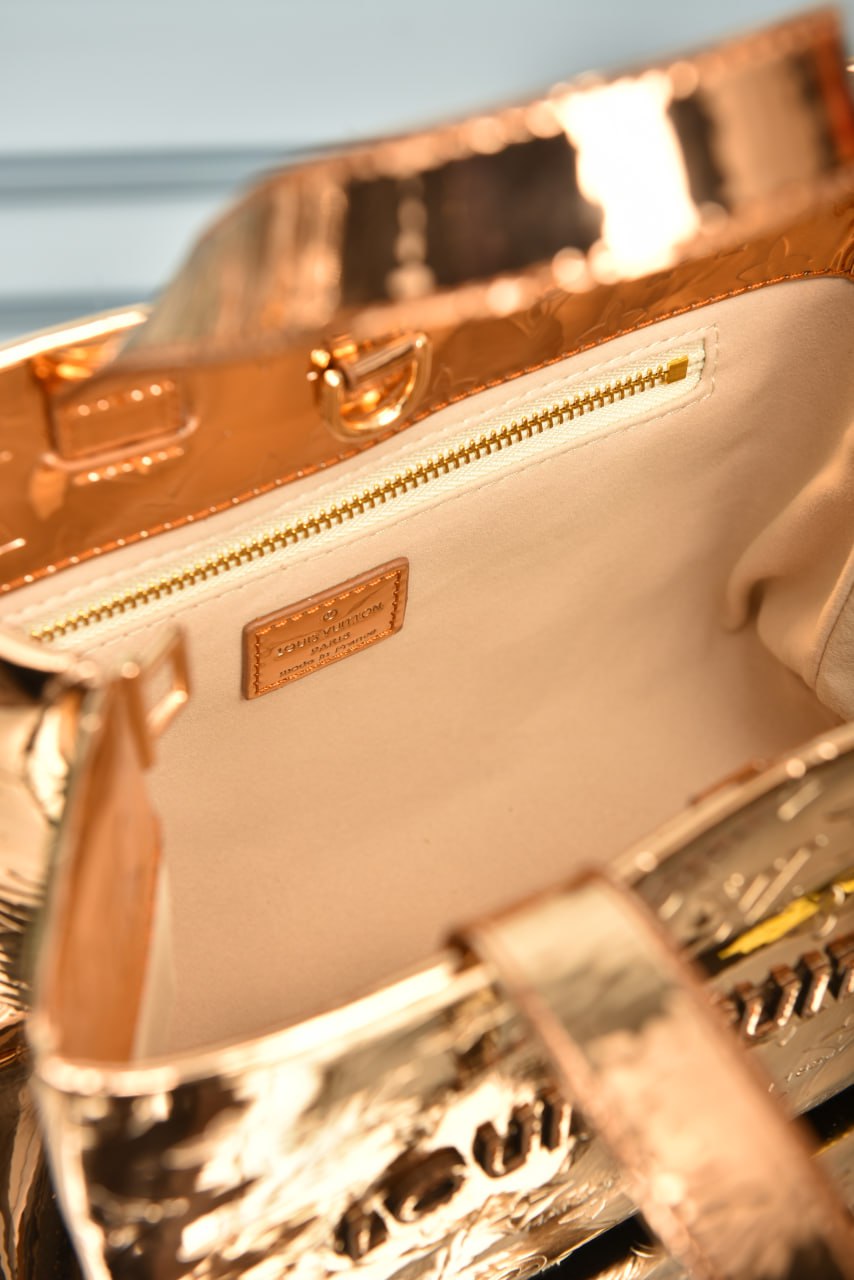 ONTHEGO Premium Designer Style Women’s Bag – High Quality, Elegant Fashion Accessory