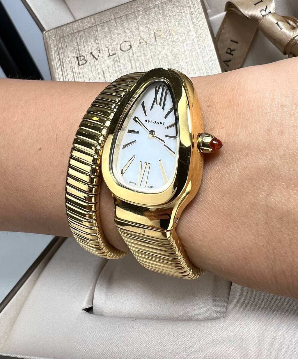 Elegant Oval Design Luxury Bracelet Watch,