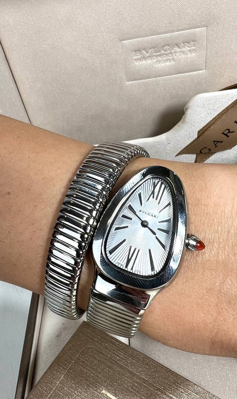 Elegant Oval Design Luxury Bracelet Watch,