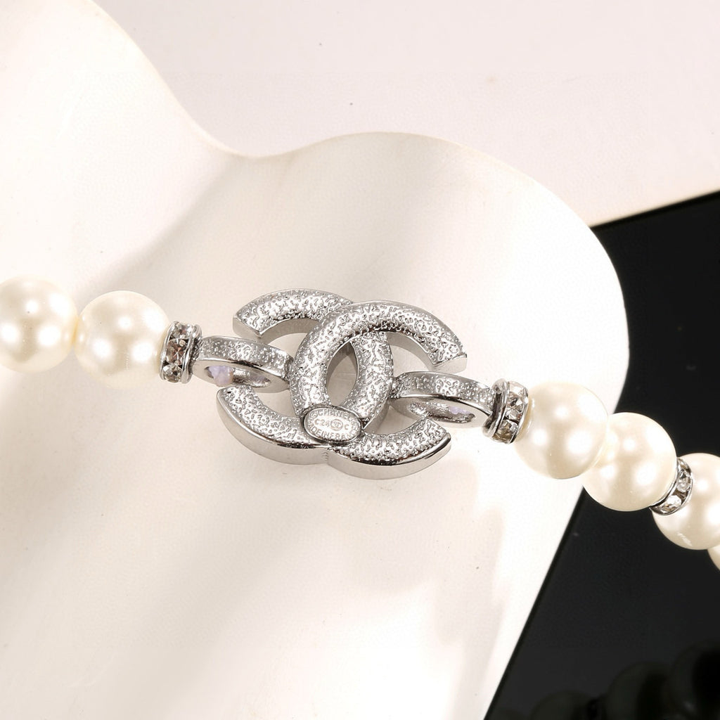 Elegant CC Logo Pearl Bracelet with Rhinestones for Women