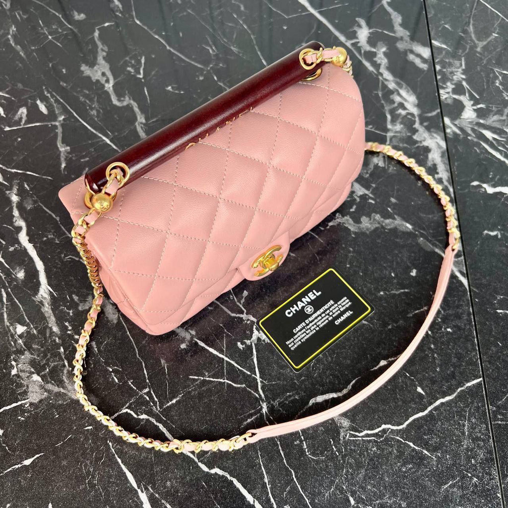 Petit Rabat accessory 
Premium Designer Style Women’s Bag – High Quality, Elegant Fashion Accessory
