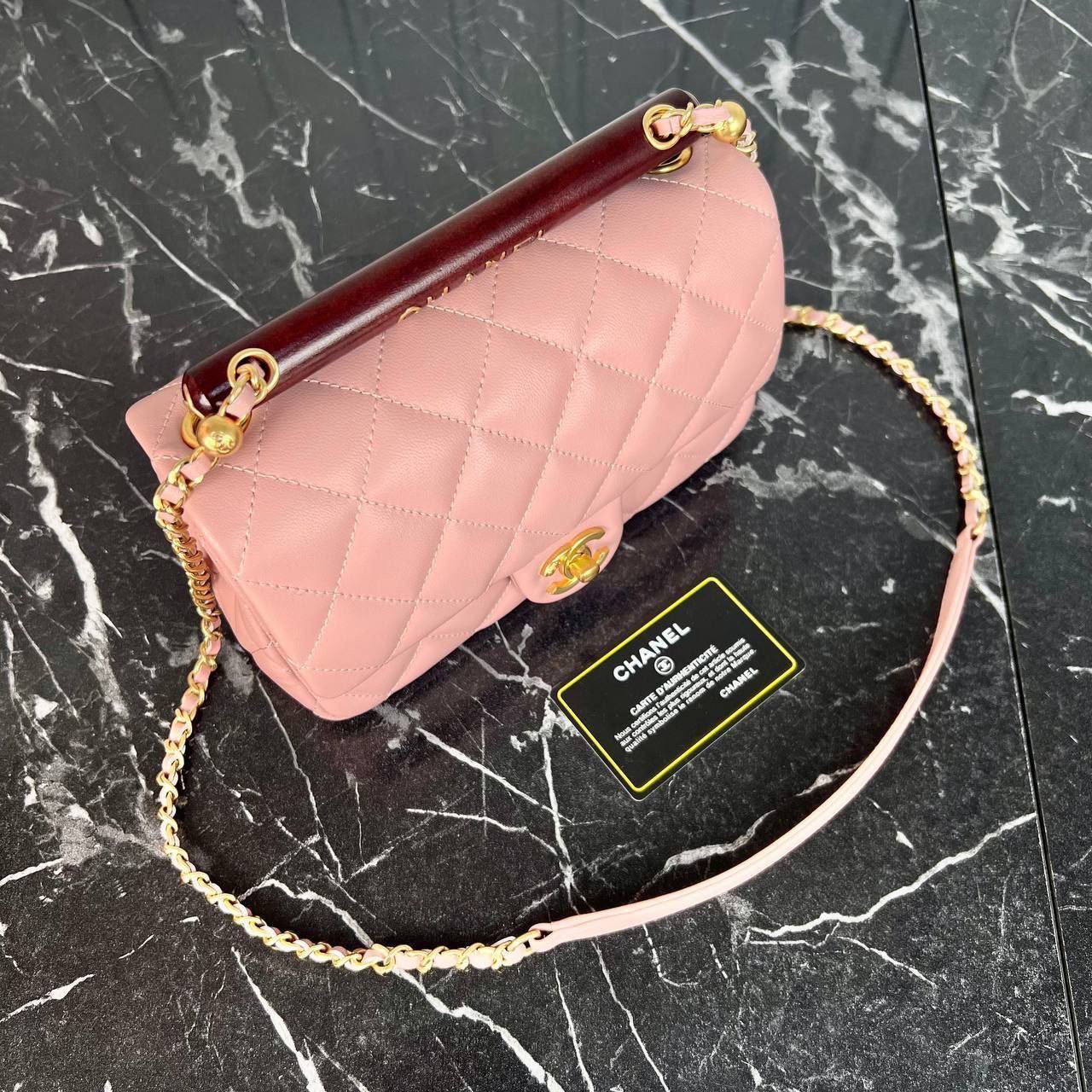 Petit Rabat accessory 
Premium Designer Style Women’s Bag – High Quality, Elegant Fashion Accessory