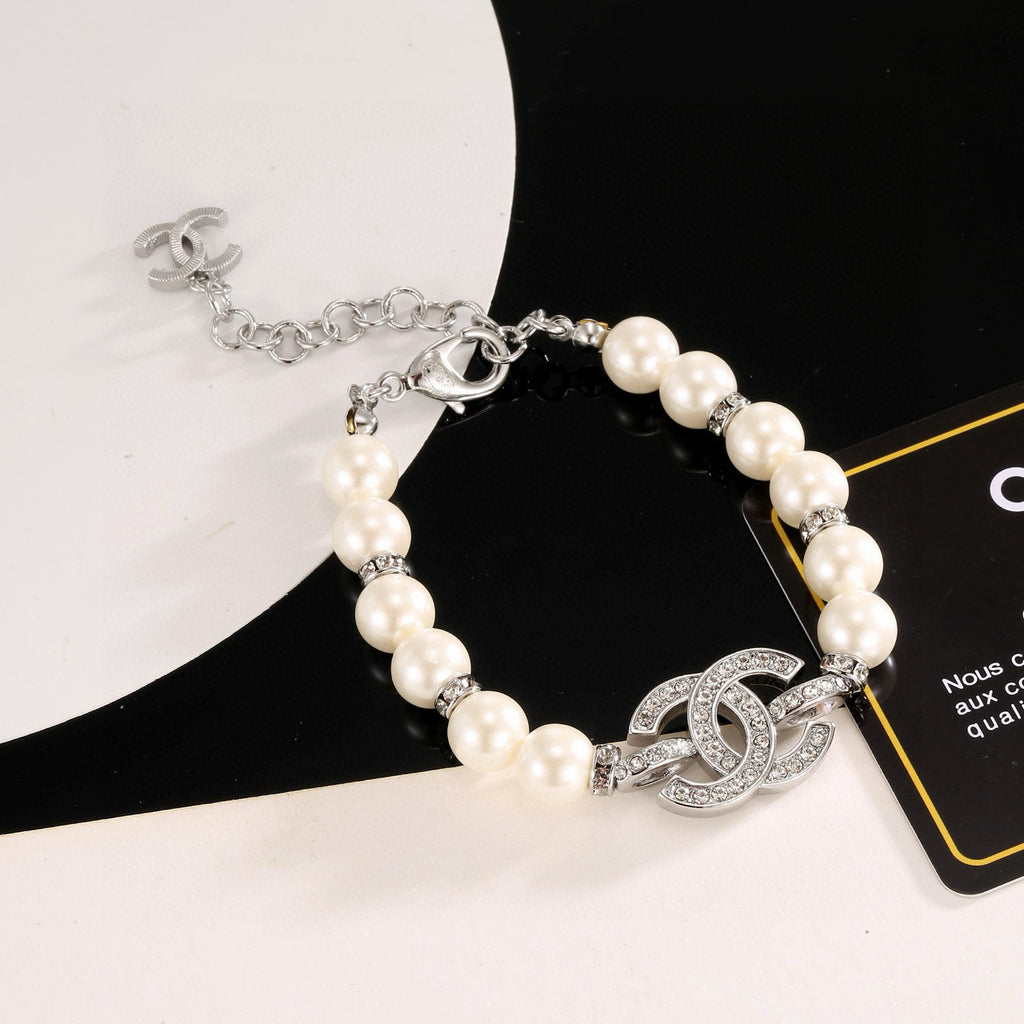 Elegant CC Logo Pearl Bracelet with Rhinestones for Women