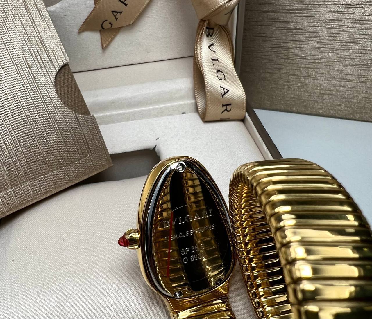Elegant Oval Design Luxury Bracelet Watch,