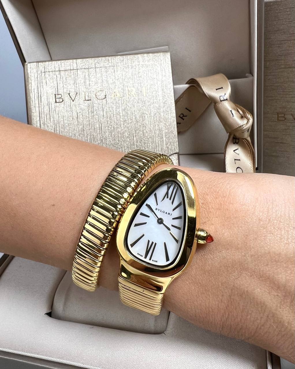 Elegant Oval Design Luxury Bracelet Watch,