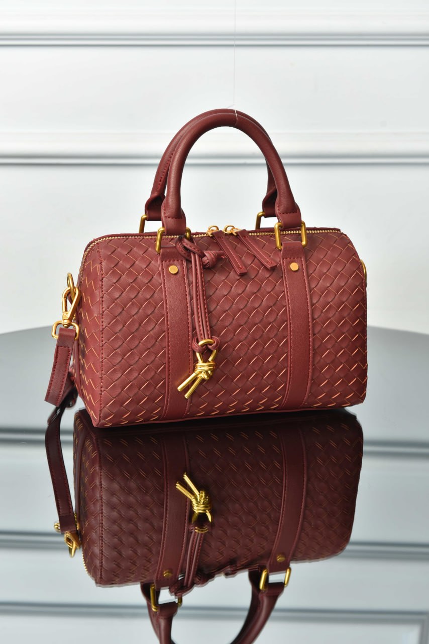 VENETA - Boston Woven Leather Bag,Premium Designer Style Women’s Bag – High Quality, Elegant Fashion Accessory