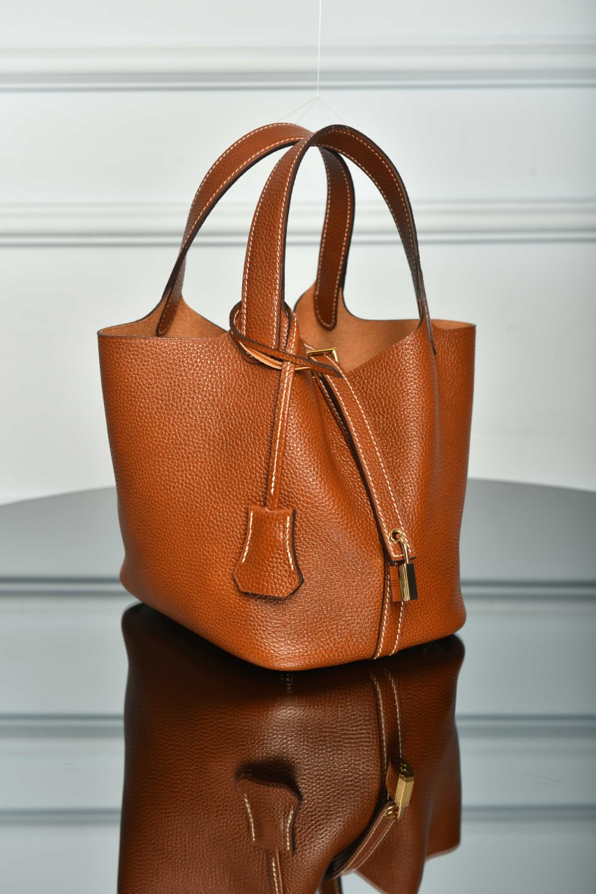 Picotin Lock 18 Premium Designer Style Women’s Bag – High Quality, Elegant Fashion Accessory