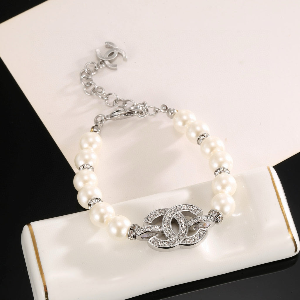 Elegant CC Logo Pearl Bracelet with Rhinestones for Women