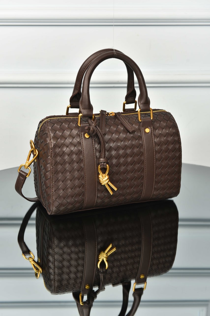 VENETA - Boston Woven Leather Bag,Premium Designer Style Women’s Bag – High Quality, Elegant Fashion Accessory