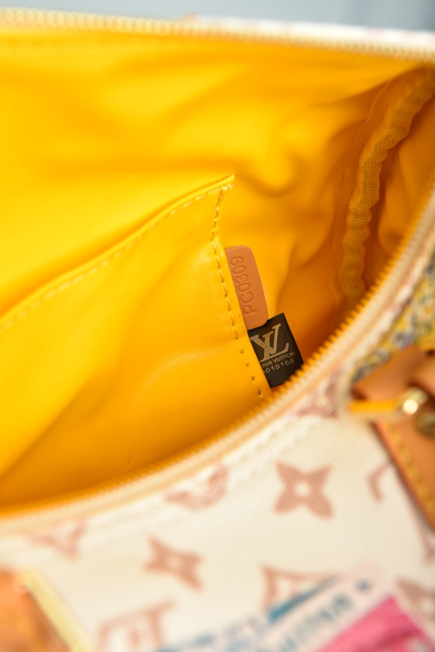 Speedy Soft 30 Bag 
size. 30 × 21 × 17 cm
Premium Designer Style Women’s Bag – High Quality, Elegant Fashion Accessory