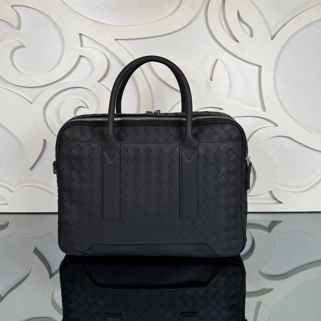 Veneta Getaway Business Premium Designer Style Women’s Bag – High Quality, Elegant Fashion Accessory