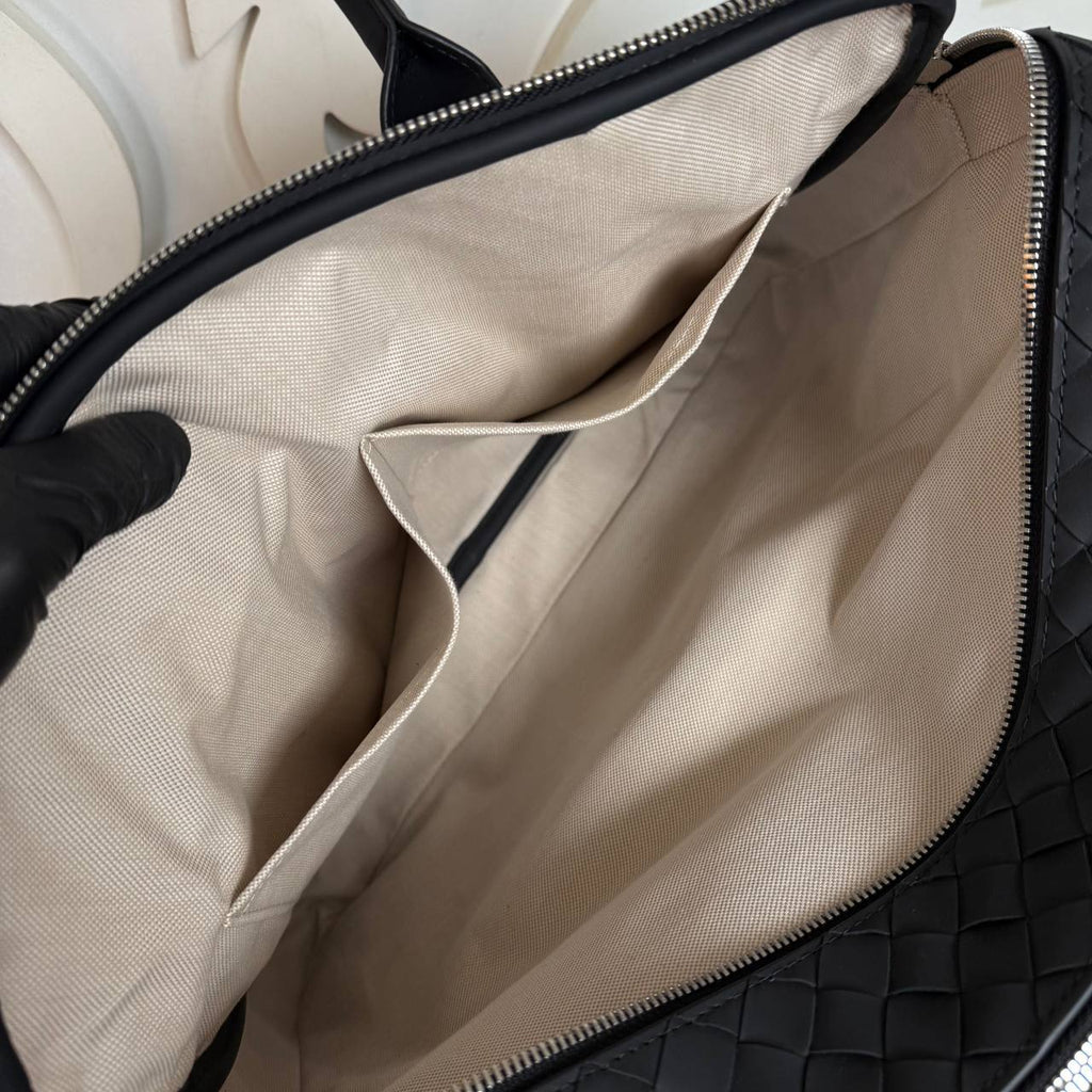 Veneta Getaway Business Premium Designer Style Women’s Bag – High Quality, Elegant Fashion Accessory