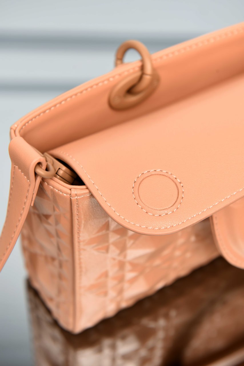 lady dior Premium Designer Style Women’s Bag – High Quality, Elegant Fashion Accessory